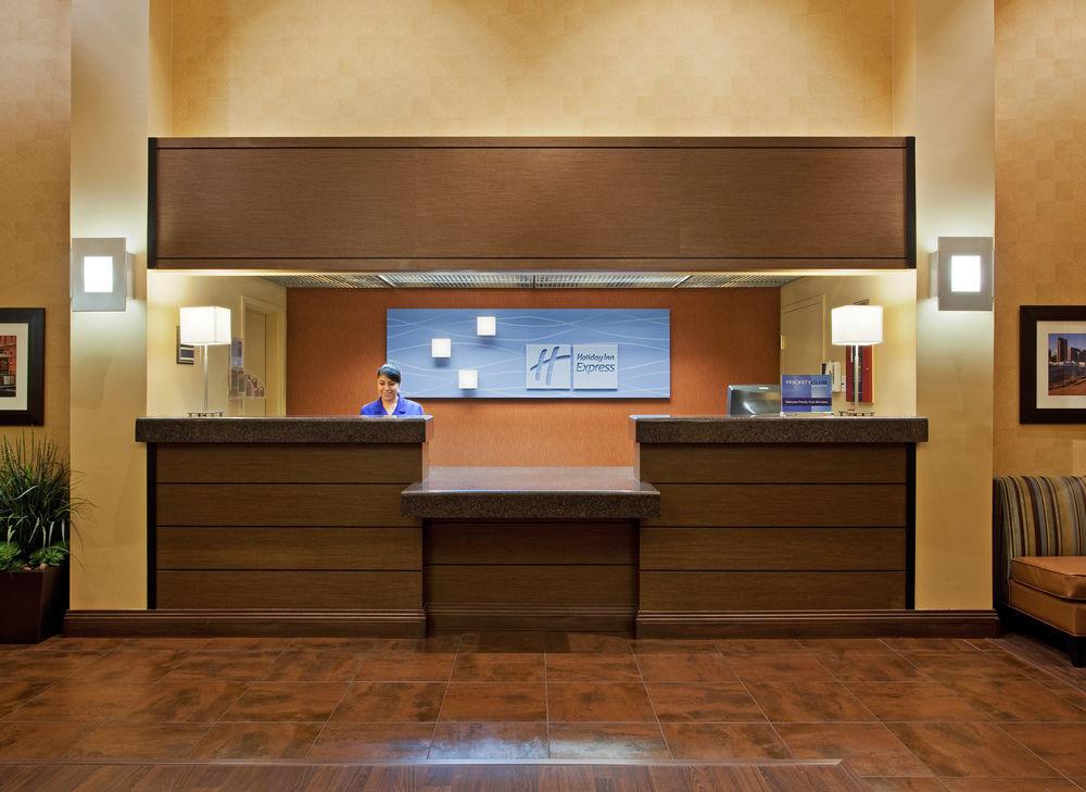 Holiday Inn Express Hotel & Suites Belmont By Ihg Buitenkant foto