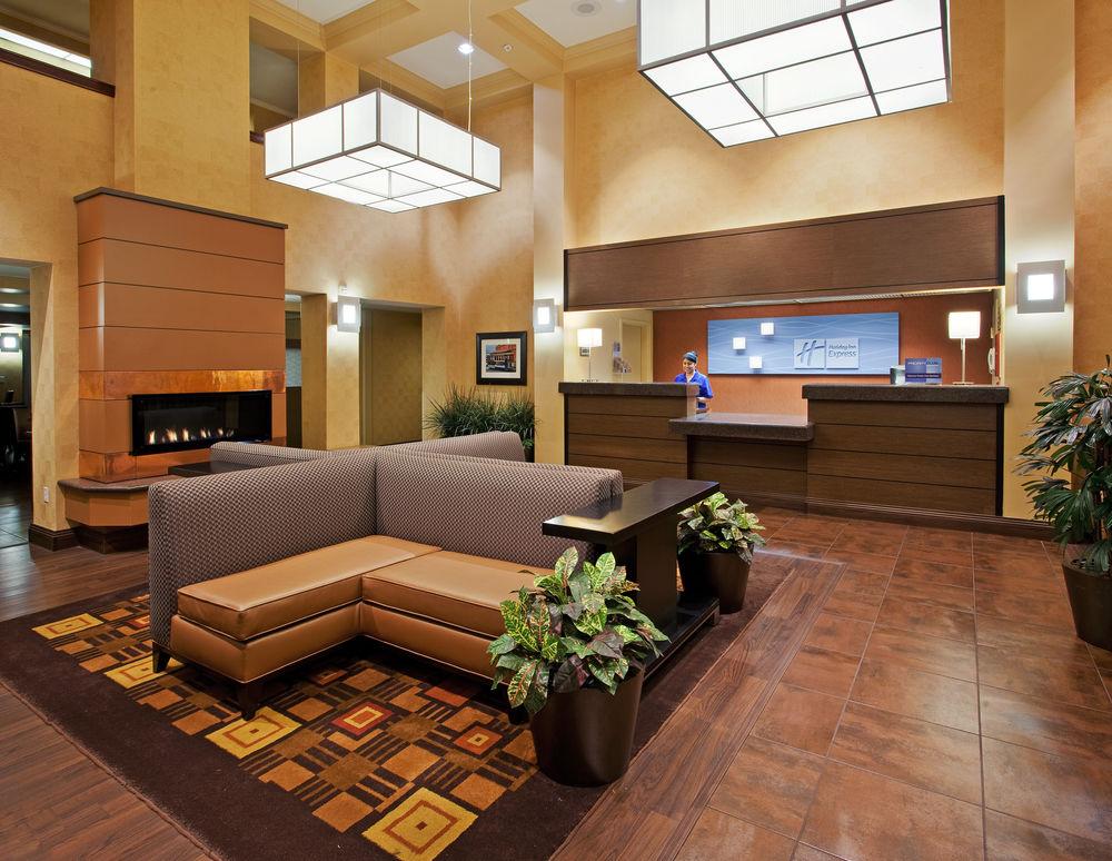 Holiday Inn Express Hotel & Suites Belmont By Ihg Buitenkant foto