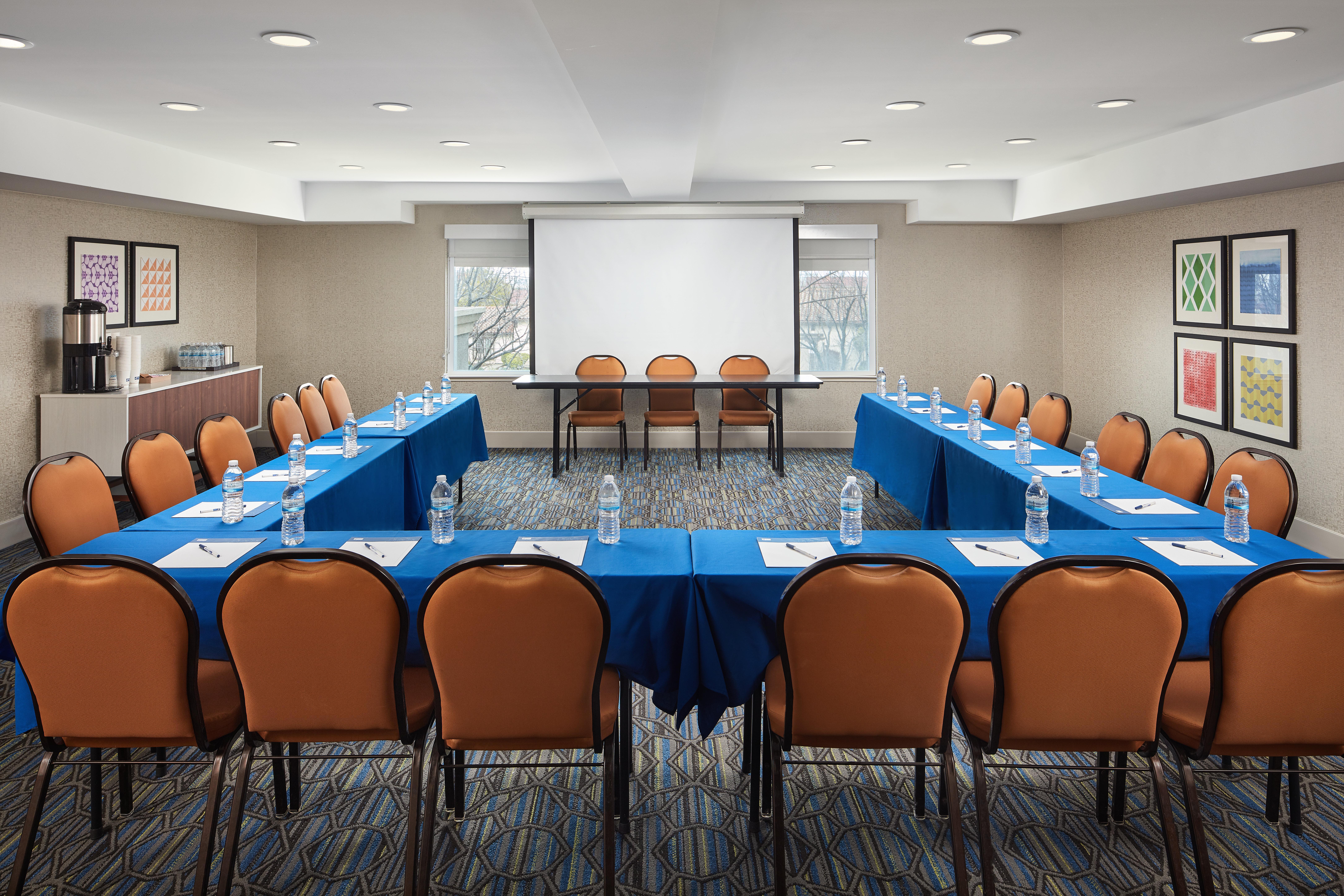 Holiday Inn Express Hotel & Suites Belmont By Ihg Buitenkant foto