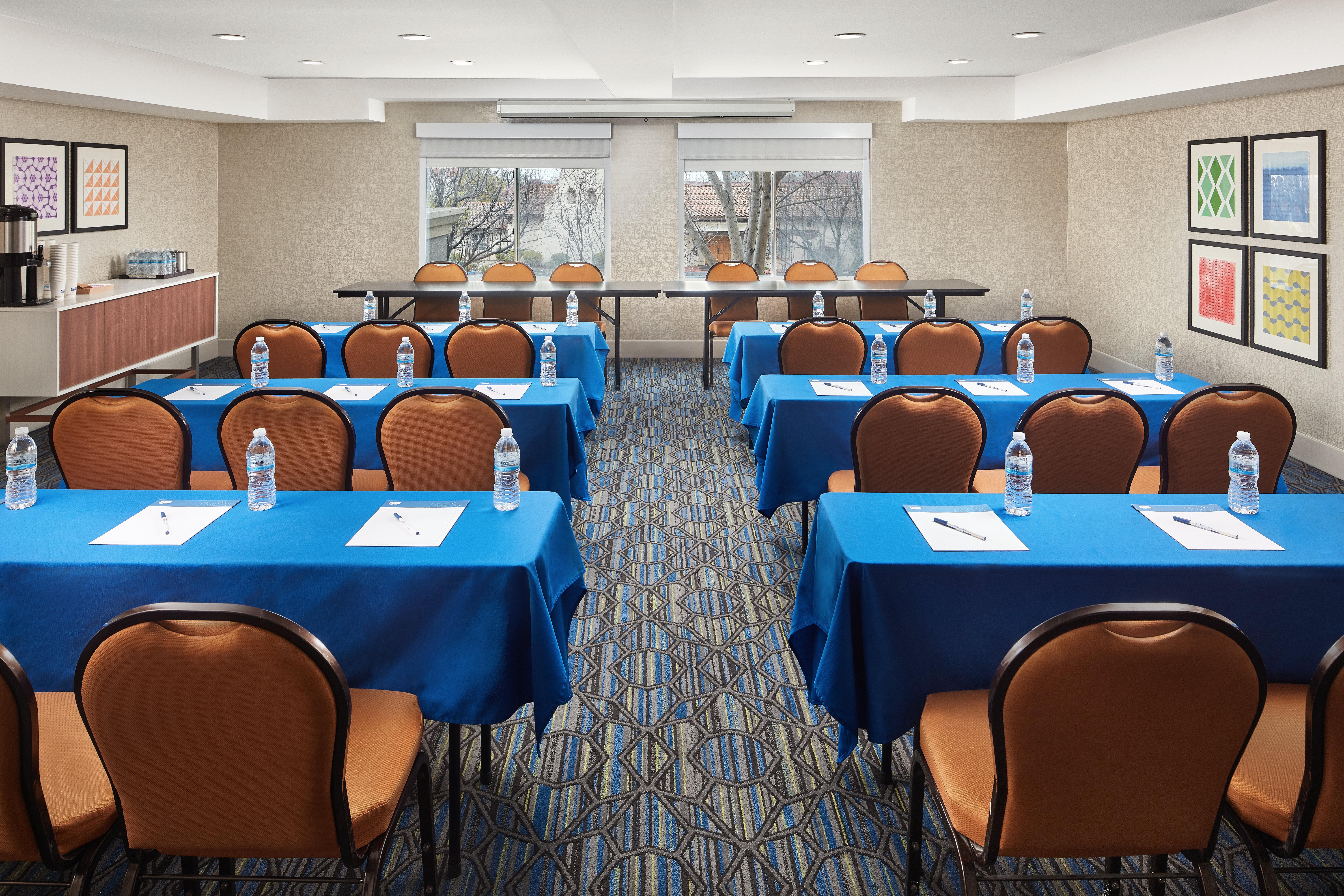 Holiday Inn Express Hotel & Suites Belmont By Ihg Buitenkant foto