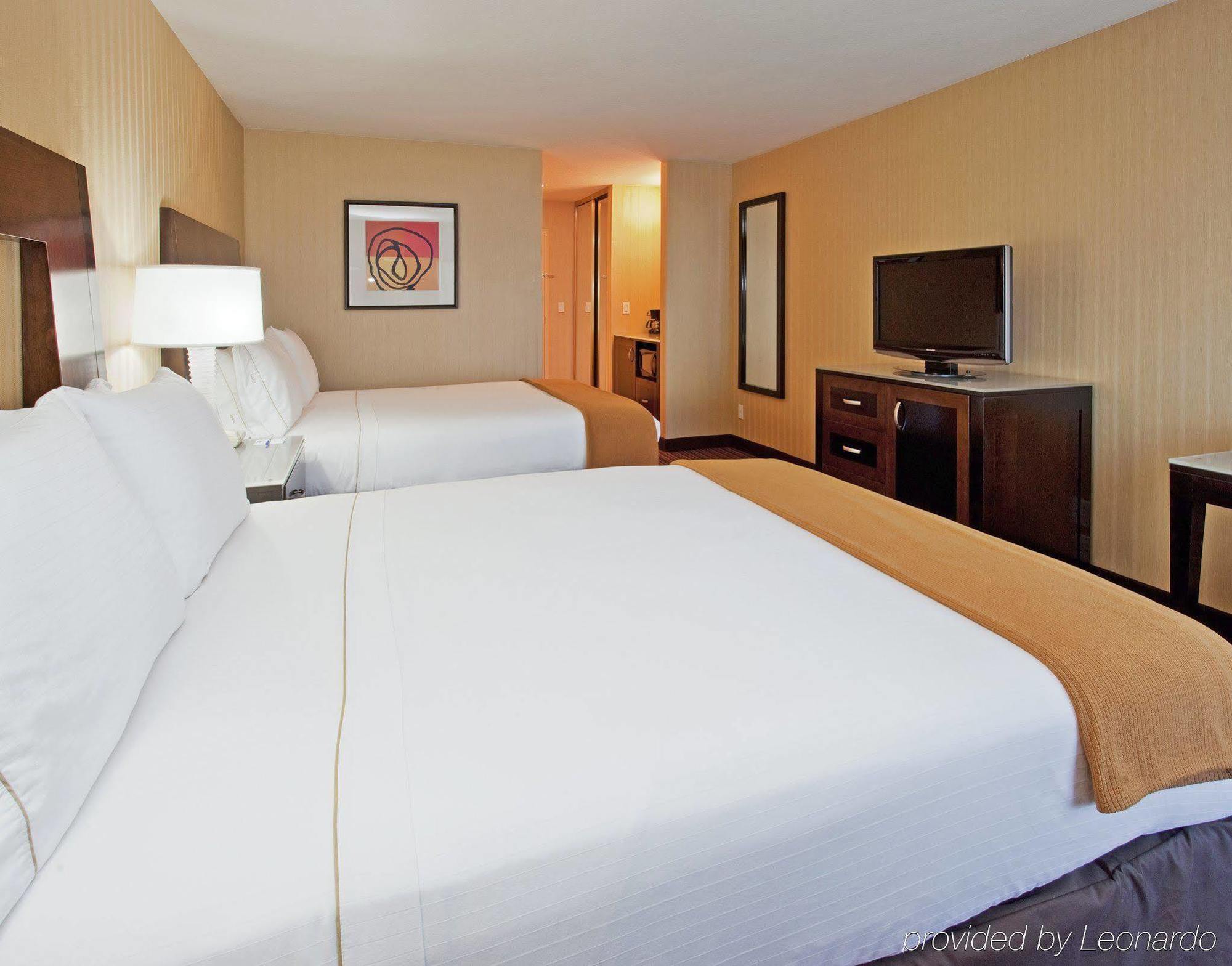 Holiday Inn Express Hotel & Suites Belmont By Ihg Kamer foto