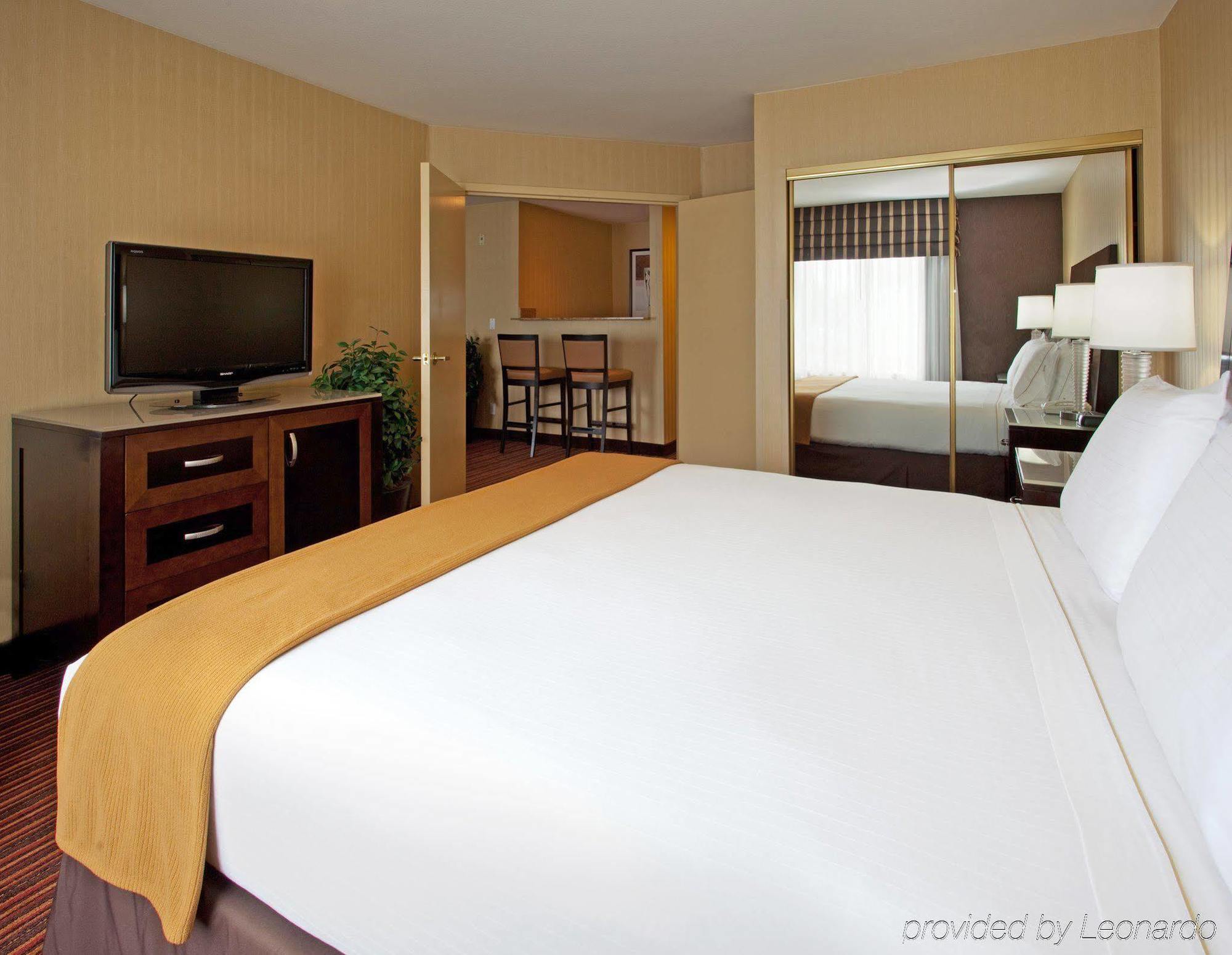 Holiday Inn Express Hotel & Suites Belmont By Ihg Buitenkant foto