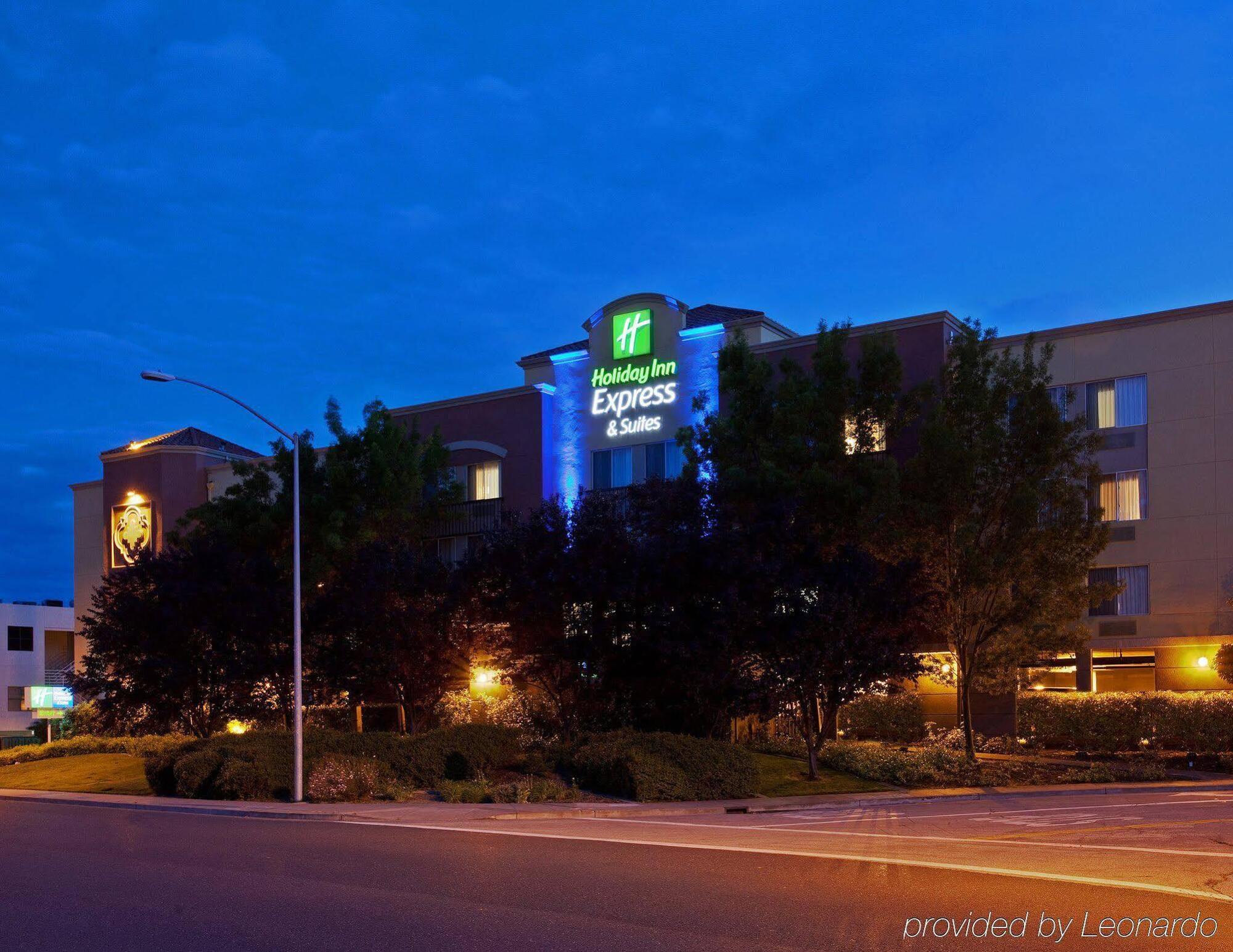 Holiday Inn Express Hotel & Suites Belmont By Ihg Buitenkant foto
